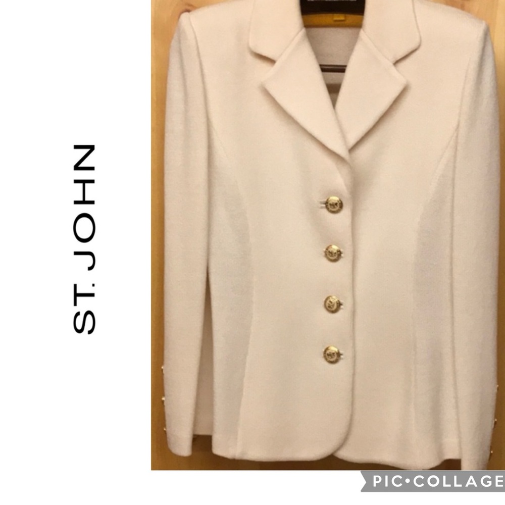 ST JOHN Very Chic Cream Blazer with Gold Buttons Size 6